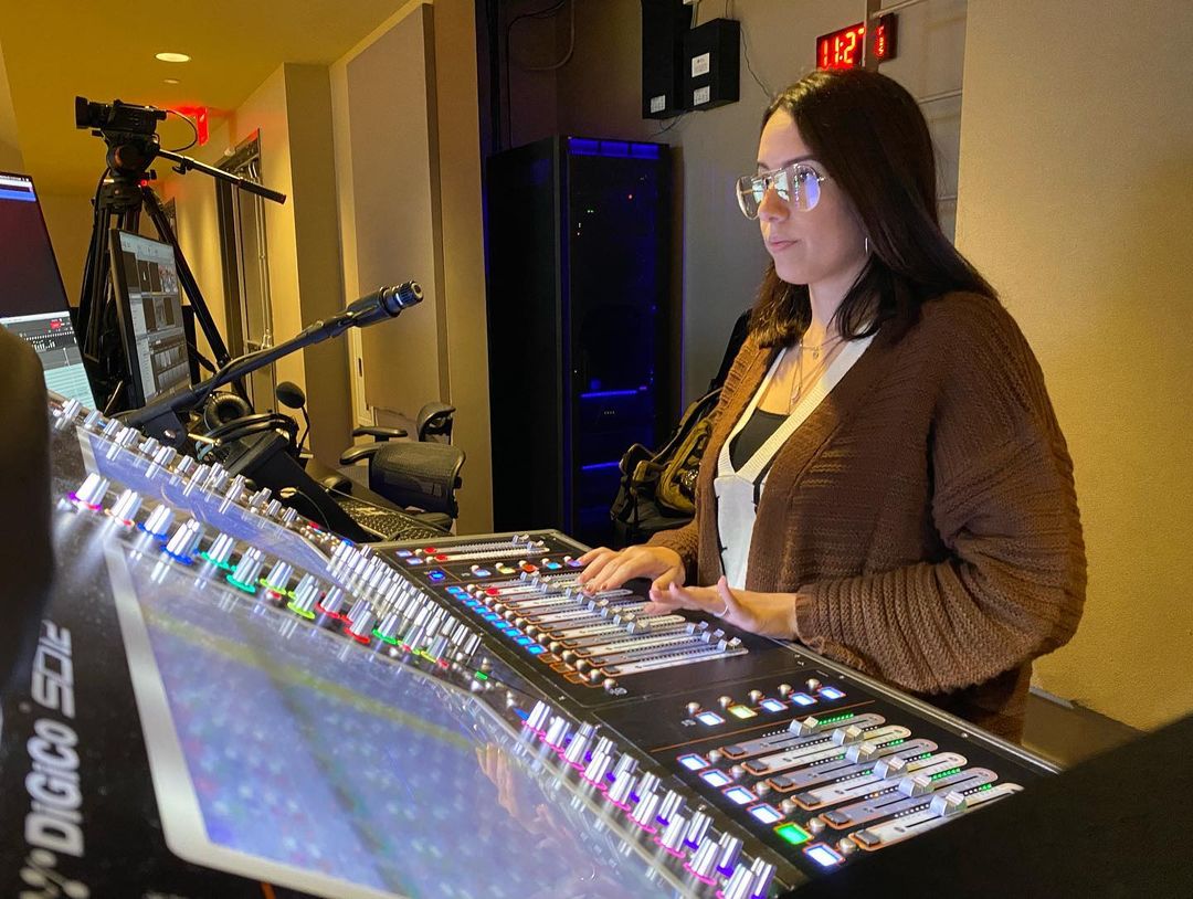 These faders are looking 🔥 this #DiGiCoFaderFriday Some great images that have come through from Angel Ramos Calo 🙌 #DiGiCo #MixingConsole #DigitalMixingConsole #SoundEngineer #Mixing #MixingEngineer #FaderFriday #LiveSound #AudioEngineer