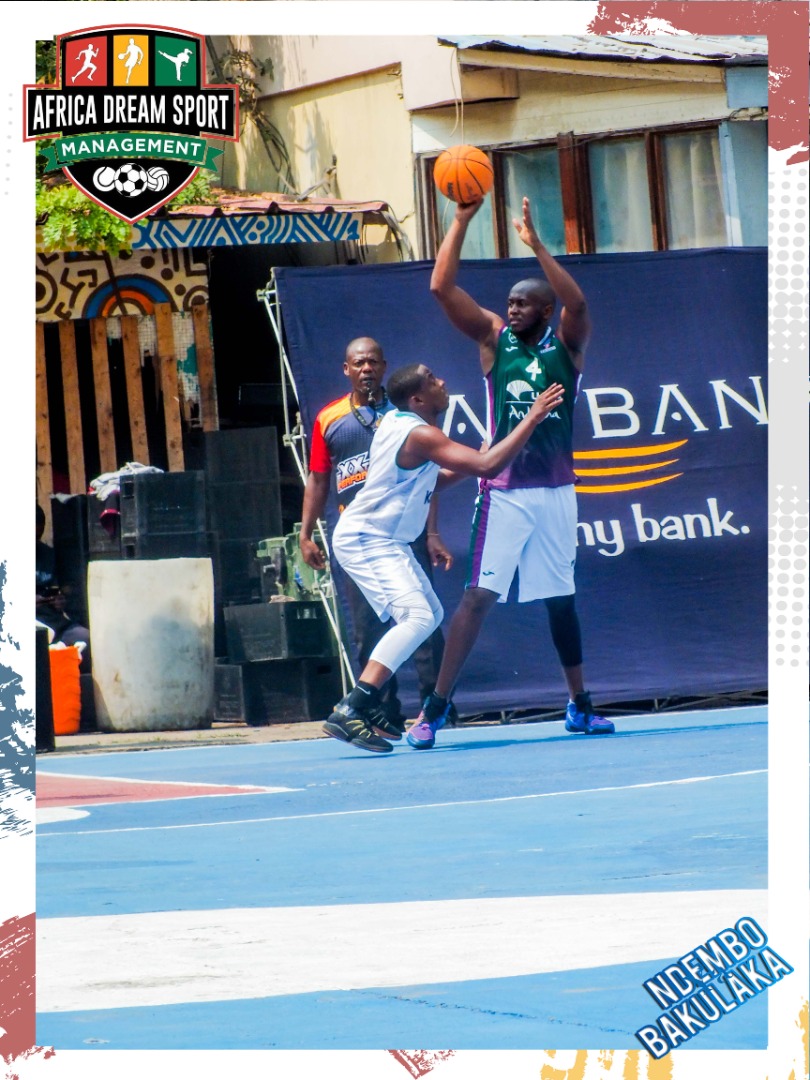 unicajaCB's tweet photo. 👕 El Unicaja, representado en #Kinshasa 🇨🇩
🏃 Jugadores congoleños compitieron en el #NDEMBOyaBAKULAKA22 con las equipaciones donadas por el Club💪 
💚💜 #YoSoyDelUnicaja @LolongaJoe @ADS_Mngmt https://t.co/8jkWAnKrJH