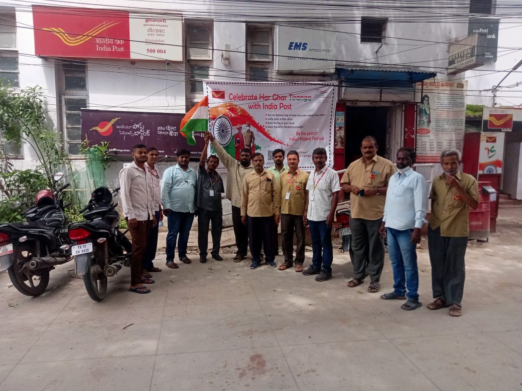 Har Ghar Tiranga campaigning at Khairatabad HO, Karwansahu SO, Somajiguda SO and Kothagudam SO. ASP(N) Sub dn and concerned SPMs participated. #HarGharTirangaCampaign #indiapost4tiranaga #indiapost #AzadiKaAmritMahotsav  <a href="/hydhqpostalregn/">Hyderabad HQ Postal Region</a>