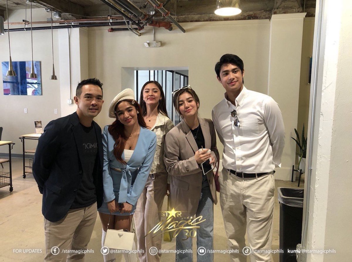 SDONNYSUPREMACY's tweet photo. IG | @.starmagicphils posted a photo of Donny Pangilinan, Belle Mariano, Kim Chiu, and Andrea Brilliantes with JR Calanoc, former Star Circle Batch 3 artist and now CEO of Dynamico Space!

🖇: https://t.co/5BFEST2RM1

#DonnyPangilinan | Donny Pangilinan https://t.co/axqDRcxp5B