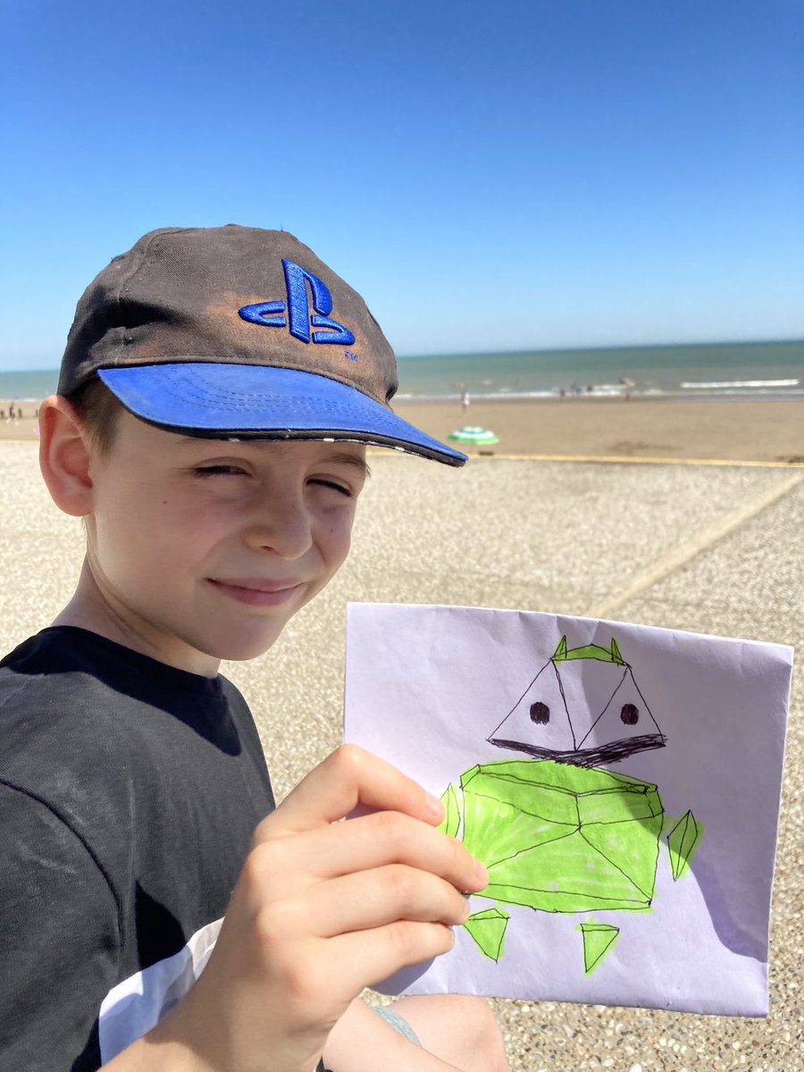 gilesmilton's tweet photo. Our #SummerLegends #BeInternetLegends artwork on tour in sunny ##Dymchurch enjoying the beach and chips! @TheParentsZone @GoogleUK https://t.co/d3SrRww67Q