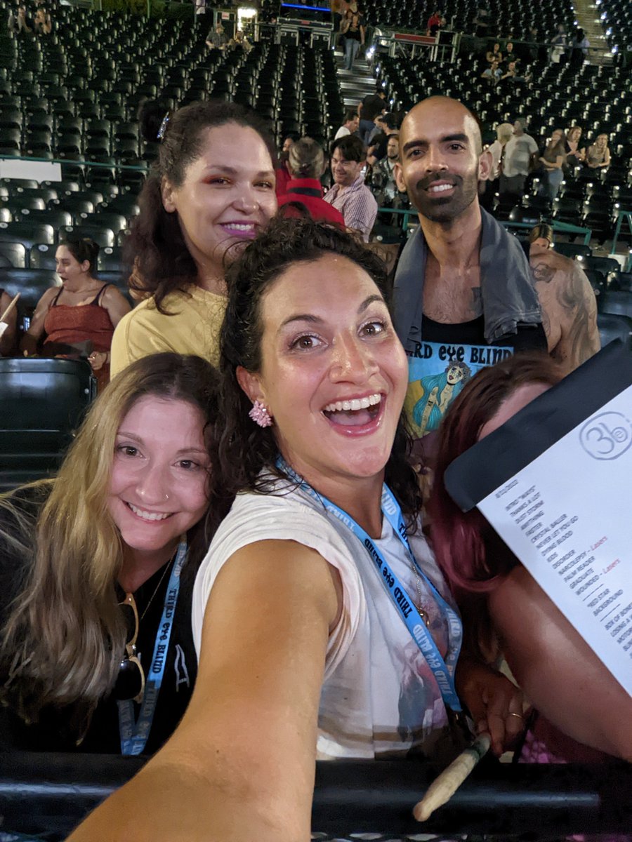 deenia22's tweet photo. All up in this peice. San Diego tonight🤘🏼✨🧜‍♀️@thirdeyeblind #summergodstour2022 https://t.co/lLAVG8ZlN3