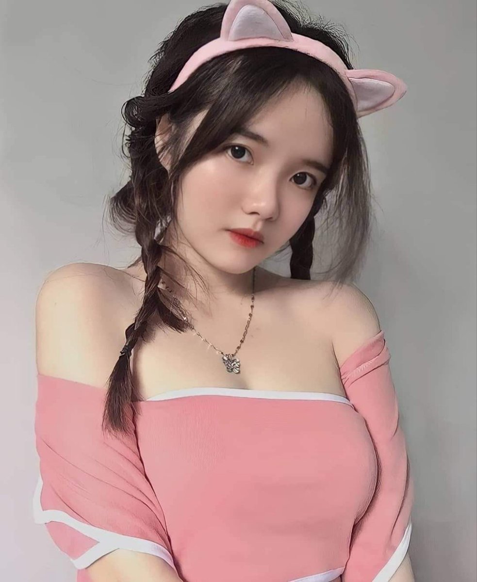 2k3Meo's tweet photo. Bữa nay khó chịu trong người quá à 🥰a nào giúp e thoả mãn được k🥰 https://t.co/DUYNcyJBtA