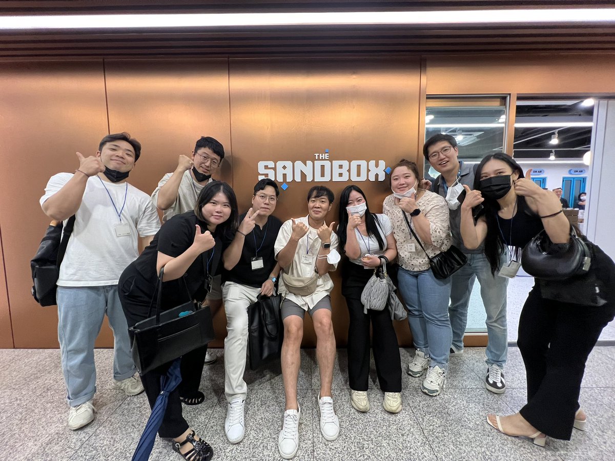 FacBrosG's tweet photo. We had a great time at beer party🍻
We met various people who make up the ecosystem of @TheSandboxGame and nice to share our vision with each other.
Once again, thank you to @TheSandboxKR for making this party.
💌@borgetsebastien @voxel_yohan @Cindy_Sandbox https://t.co/FyS9m1eiQL