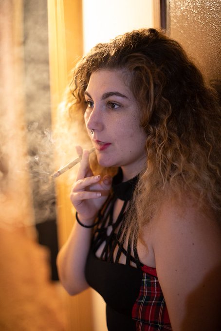 Mommydarkness3427’s pics and videos