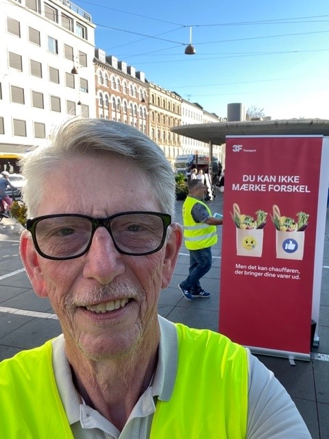 JanVilladsen3F's tweet image. Skøn sommermorgen☀️med frisk aktivisme for #FairTransport + ordnede vilkår hos nemlig.com og andre steder, hvor anstændigt #arbejde mangler. Heldigvis har #Føtex  #COOP og @JustEatDK vist vej med overenskomst. Ordnede forhold kan nemlig godt lade sig gøre👍🚚#DKbiz
