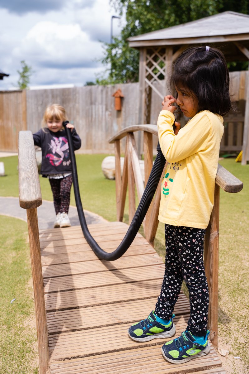 LittleAngelsMar's tweet image. Can you hear me? 👂

We love watching our little angels use our resources in so many different ways. Take this tubing from the construction area, they decided to make it a long telephone! 📞

#Preschool #Nursery #EYFS #Childcare #Babies #Toddler #Marcham #Abingdon #Oxford