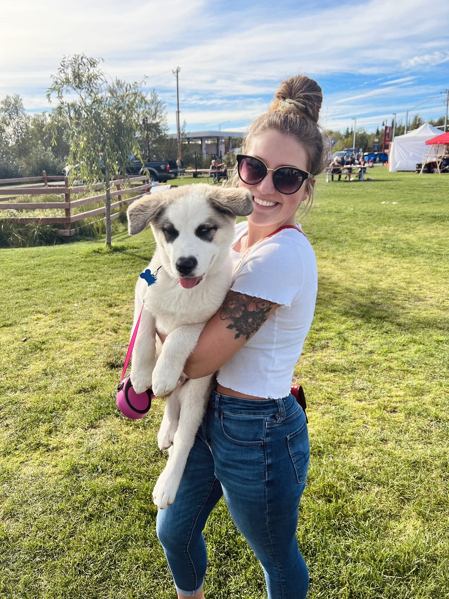 kylieeness's tweet photo. Please stop growing up, mom can barely hold you 🥺 https://t.co/iog8Z1lkk3
