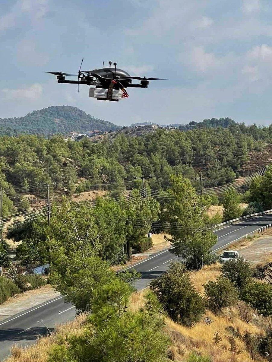 CyprusInstitute's tweet photo. Ξεκίνησαν οι περιπολίες των drones σε συνεργασία με το #CARE_C (μέσω του #USRL) του Ινστιτούτου Κύπρου. Η αξιοποίηση τους αναμένεται να συμβάλει καταλυτικά προς την περαιτέρω ενίσχυση του υφιστάμενου συστήματος διαχείρισης δασικών πυρκαγιών που εφαρμόζει το Τμήμα Δασών @EMMECARE https://t.co/4VyRmFT7Qn
