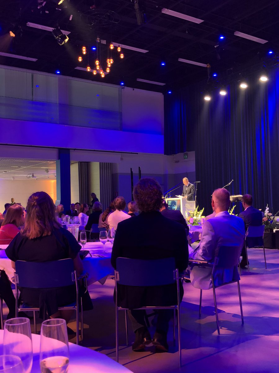 ErataukoSaatio's tweet photo. ”Let us walk together and build the world better and more sustainable for all”, päätti puheenvuoronsa Ban Ki-moon eilen @Tamperekaupunki
@ErataukoSaatio ja @LauraArikka mukana #tampereconversations pohtimassa demokratian tulevaisuutta 🌎🌍🌏
#erätauko #timeoutdialogue https://t.co/Y1ACzO9OCT