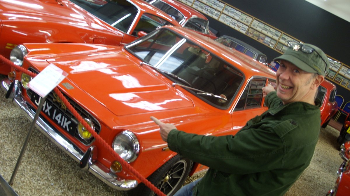GarethJonesTV's tweet photo. @BuyingGuy @compusime @000_three @ChrisHDrives @HaynesMuseum @HaynesManuals Too darned right I would be excited. I saw the car there at the museum myself back in 2011. It's a (Welsh) Gilbern Invader Estate.
#Wales #Cymru #Gilbern https://t.co/VTzGlinlq1