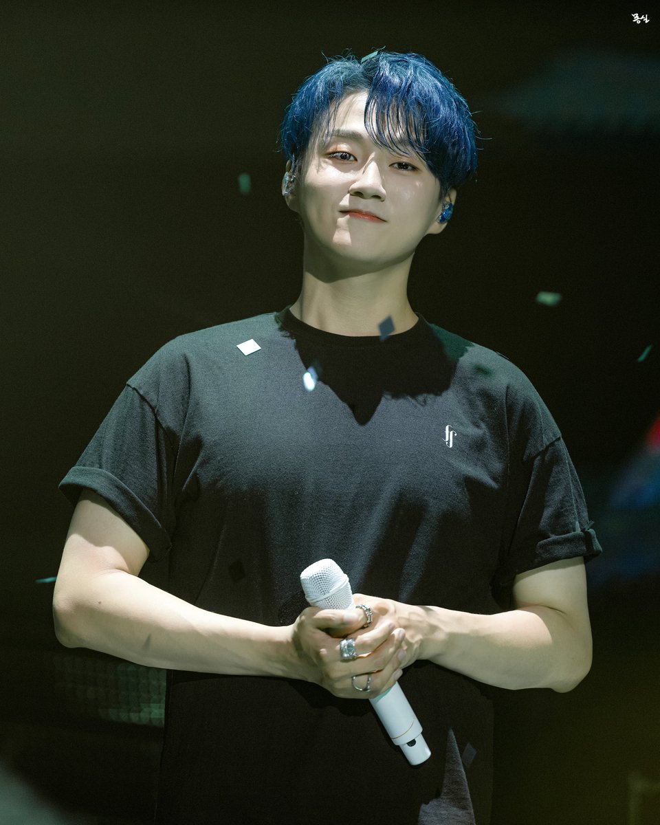 dreaming_ko's tweet photo. 220807 The Beginning : World Tree in Suwon
#조민규 #포레스텔라 #Forestella

𝚏𝚊𝚒𝚛𝚢🧚🏻‍♂️ https://t.co/SmyfwG15AD