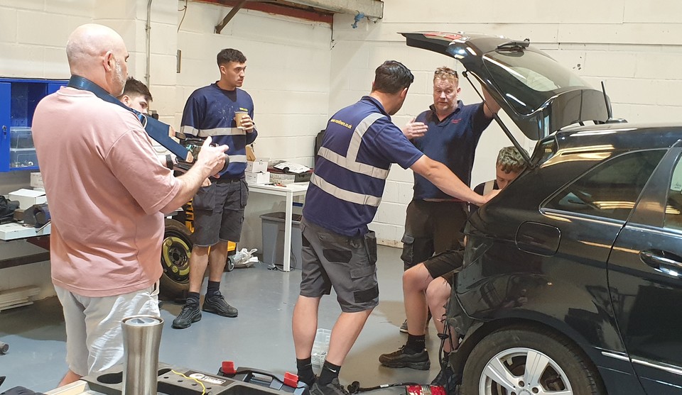 TowingSolutions's tweet image. 🎥 Filming at Towing Solutions! #Vanliners participated in filming for our promotional videos during their Towbar Tech 3 day course, Thanks guys! #towingsolutions #trainingcourse #towbarfitter #towbartechnician #towbar #towing #towsafe4freddie #towbarfitting