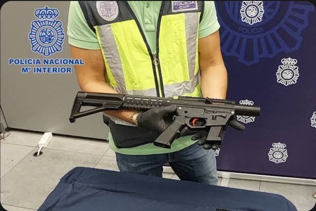 When you are a policeman but don't know where the handguard goes 😅