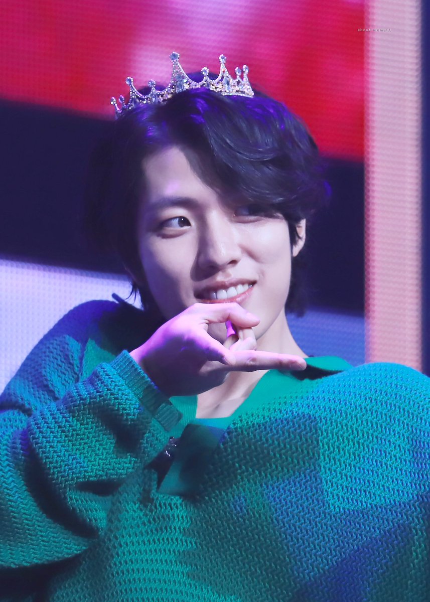 LSYLOOKS_'s tweet photo. 🤴 #SUNGYEOL #이성열 #성열 https://t.co/oJK2T6PEAM