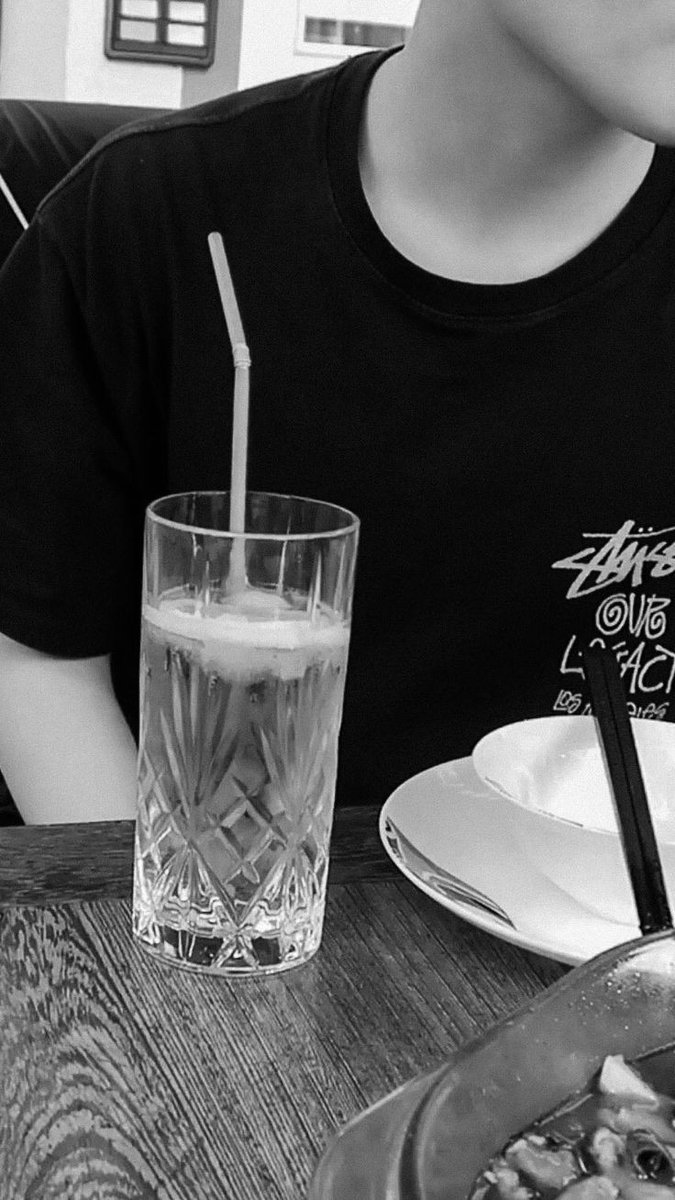 ycutiepiee's tweet photo. chenle wallpaper pacar-able. mostly ga terlalu keliatan wajahnya.
cr; pinterest

— a thread https://t.co/5H59vFshIs
