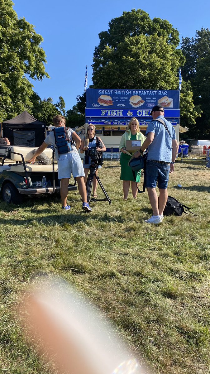 JacksonShiralee's tweet photo. @bristolballoon @thismorning  @Josiestweet  filming behind us 🥰 it was well worth the 4am alarm to see the balloons and have you filming behind us https://t.co/JJ7z0jKxKD