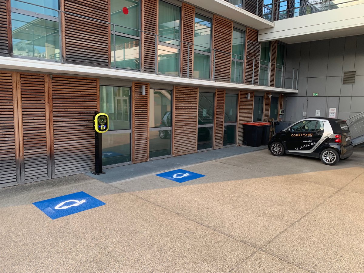 Car2Plug's tweet photo. Aujourd’hui direction au COURTYARD BY MARRIOTT à MONTPELLIER, pour l’installation d'une borne de recharge EV Meter VPOS DUO en 2x11KW, avec terminal de paiement Nayax.

Merci au directeur general Mr Guideau, d'avoir choisi CAR2PLUG. https://t.co/mtL2sbYPnq