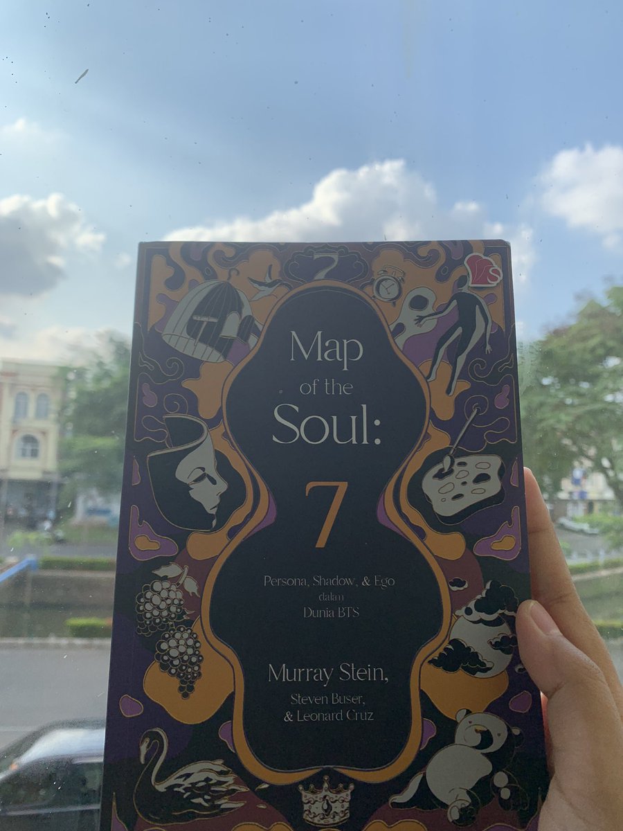 IARC_'s tweet image. Selain membaca buku bulanan club, ARCE juga turut serta memeriahkan acara #springficationbookchallenge yg diadakan oleh @penerbitspring dan saat ini ARCE sedang membaca buku Map of The Soul karya Murray Stein.