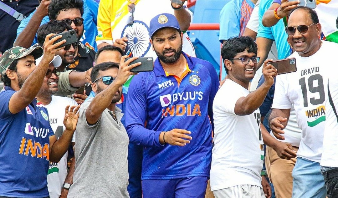 crazee_rohitian's tweet photo. 💙💙💙 @ImRo45 #RohitSharma𓃵 #TeamIndia #Cricket https://t.co/bGIue8oq7s