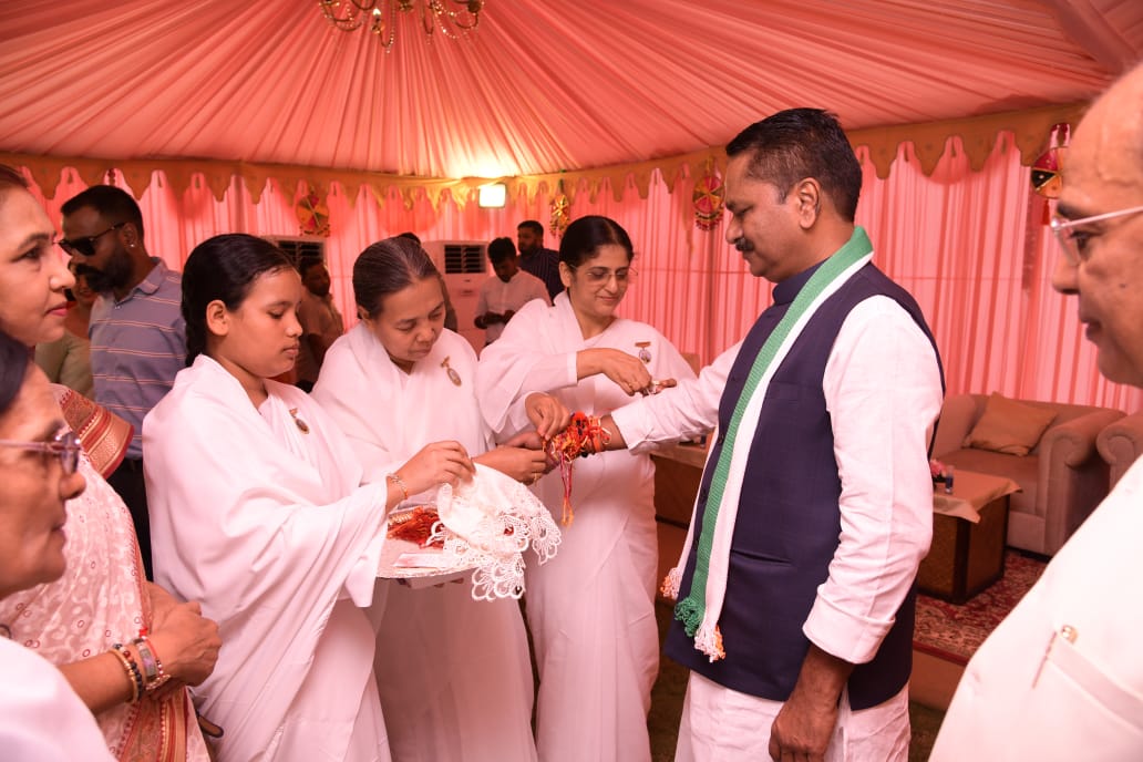 Ashok Singhal on Twitter "Heartwarming to witness the love & warmth of(02)