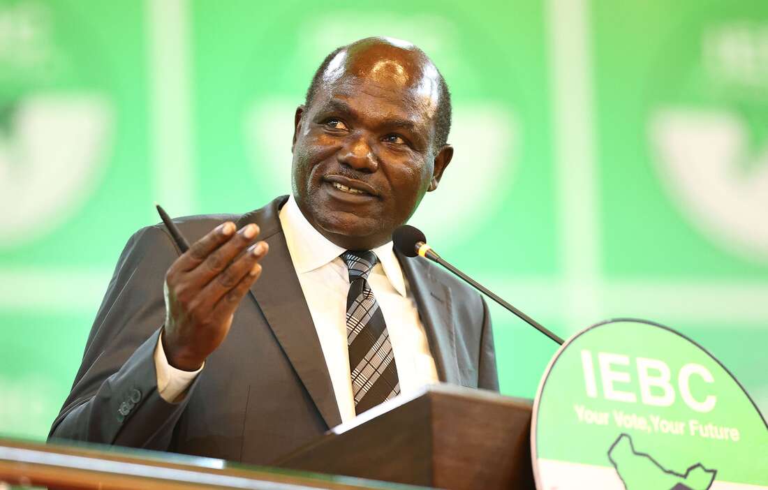 IEBC UPDATE: Chair Wafula Chebukati announces addition of clearance desks to 7 at Bomas; tallying officers to take max 15mins per constituency RO.  

bit.ly/3vQTSzZ #KenyaDecides2022