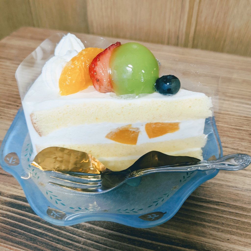 kaika_'s tweet photo. 誕生日でした〜🎉今年のケーキ✨ https://t.co/IfBXkdrUYK