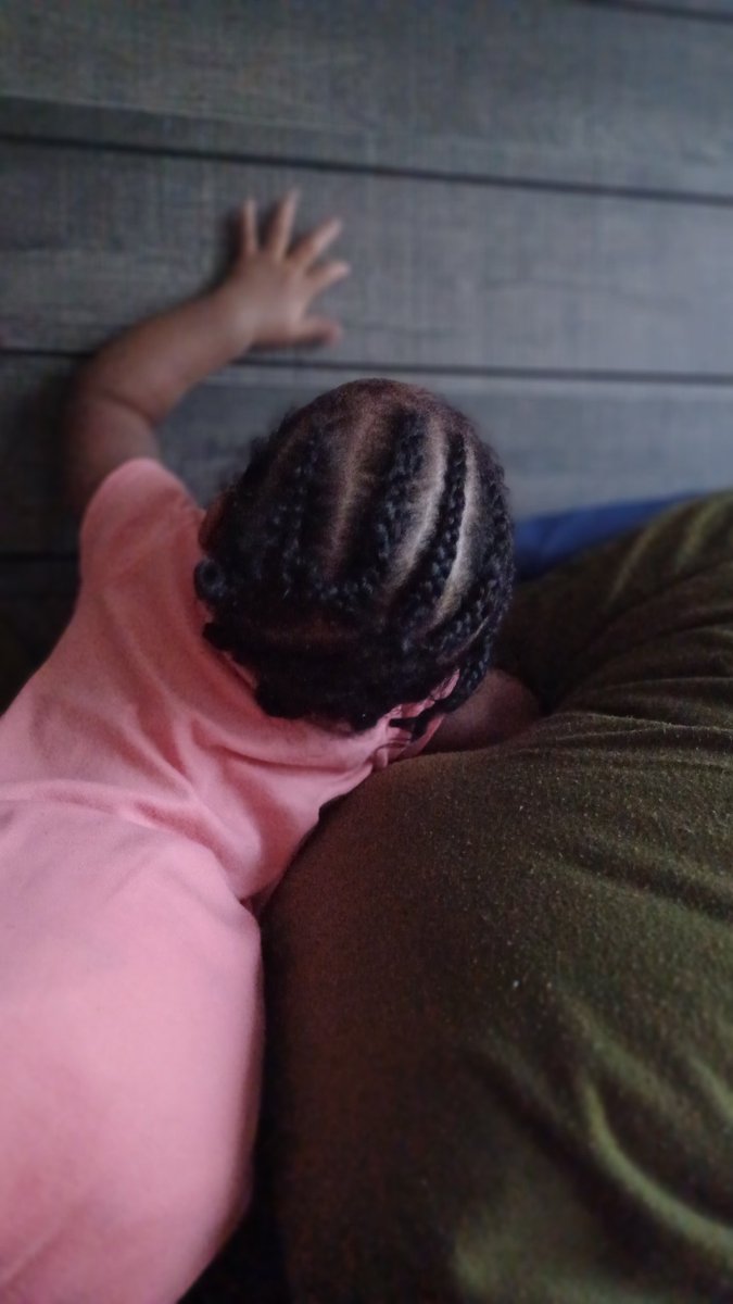 SoulSistaNatl's tweet photo. She is growing so fast.

#ProtectiveHairStyle https://t.co/DHAeEcAp0S