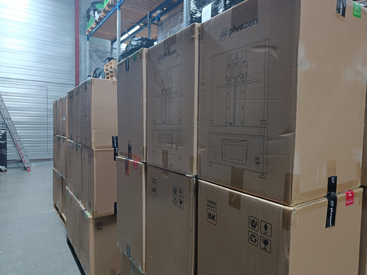 The Phrozen Sonic Mighty 8Ks are here!! This is the first batch of Mighty 8Ks to arrive in Europe and we have them! If you feel you are missing out go to our website to order yours, quick before they run out!!

#3dprinter #3dprinting #3dprints #3dprint #phrozen #resinprinter