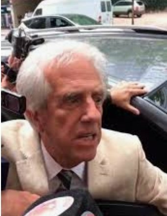 Agamenn4's tweet photo. Cuando el finadito llegaba y lo estaban esperando con reclamos. https://t.co/1WPCojSSOh