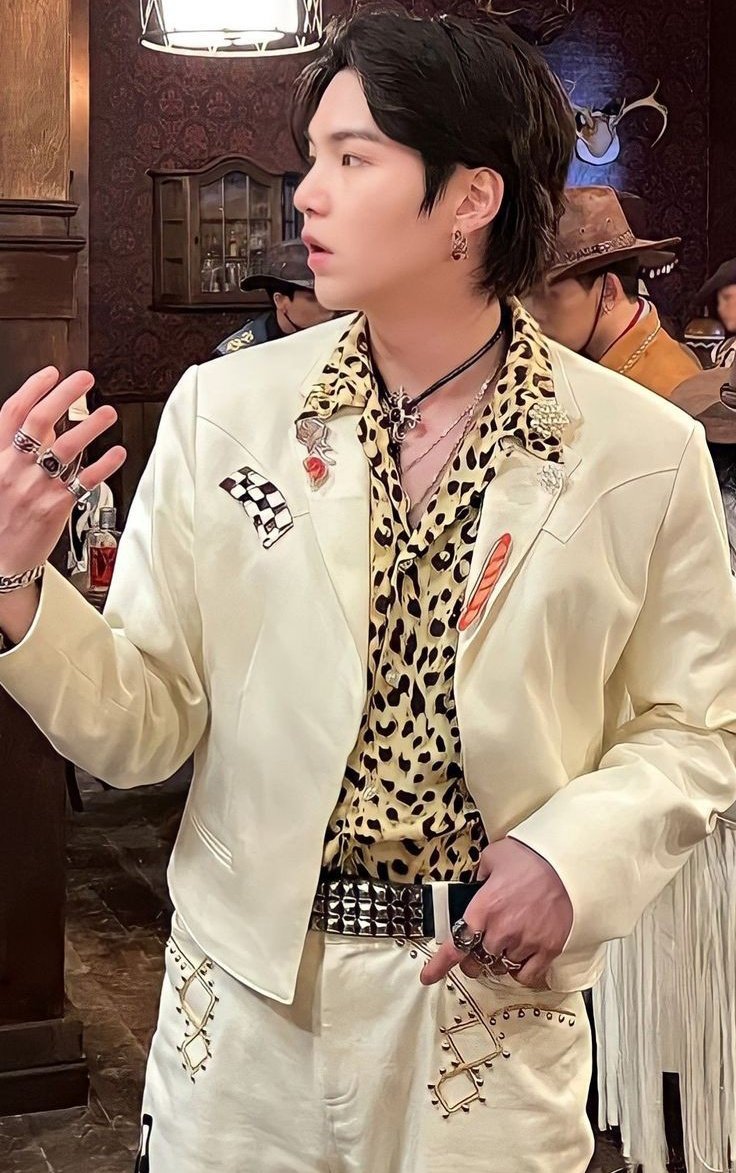 THIS LOOK