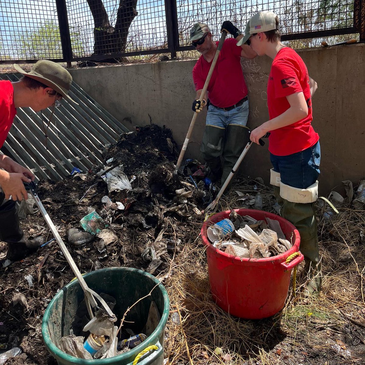 Osprey Initiative (@ospreyinitiativ) on Twitter photo Osprey is now in Arizona! 🏜 Thank you <a href="/rivernetwork/">River Network</a> <a href="/cityofphoenix/">City of Phoenix</a> <a href="/ASU/">Arizona State University</a> & Rio Reimagined - we installed an outfall litter net, custom litter grate & litter boom in the Rio Salado Habitat Restoration Area. Can't wait to see the results! #littergitter #trashtrap #arizona Osprey is now in Arizona! 🏜 Thank you <a href="/rivernetwork/">River Network</a> <a href="/cityofphoenix/">City of Phoenix</a> <a href="/ASU/">Arizona State University</a> & Rio Reimagined - we installed an outfall litter net, custom litter grate & litter boom in the Rio Salado Habitat Restoration Area. Can't wait to see the results! #littergitter #trashtrap #arizona