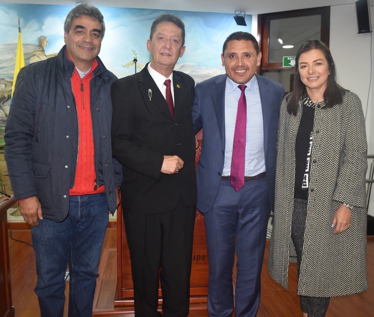 ConcejoTunja's tweet photo. #ConcejoInforma
📌Con éxito clausuramos el segundo período de sesiones ordinarias y exaltamos a la Asociación de Periodistas de Boyacá en sus 62 años.
👉Aprobamos 15 proyectos de acuerdo y seguiremos trabajando por nuestra ciudad. https://t.co/w9KJmu4k3N