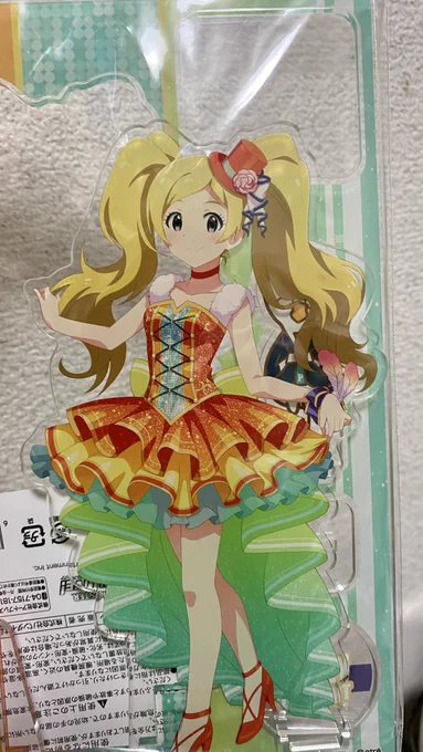 諸々届いたモノアイドルの顔描いてなくても形だけで愛せる、という上級者向きアトレのは絵が良かったのでいつかは欲しいと一度袋から出したら二度と元通りに入らなくなってしまった暴れ者 