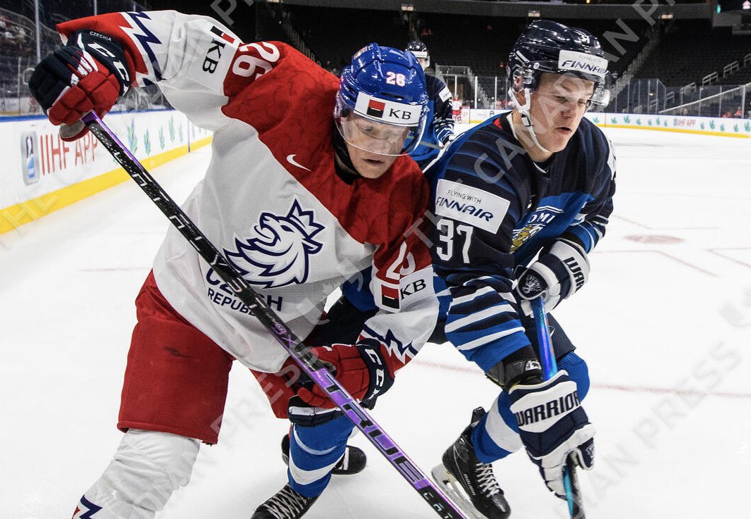 CZprospects's tweet photo. Michal Gut with a special purple stick in support of his friend and teammate Pavel Novák currently fighting cancer. #WorldJuniors https://t.co/o036uegW8e