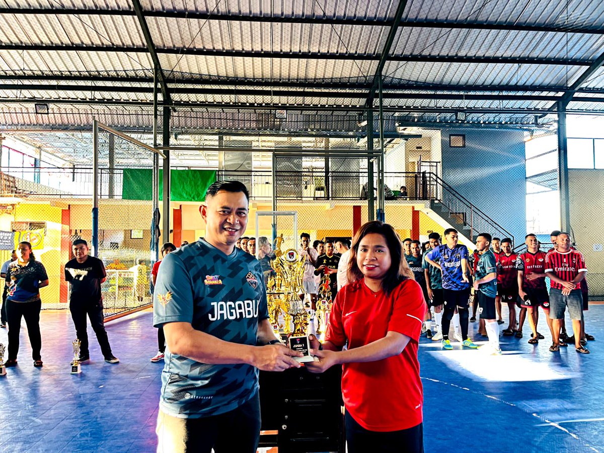 lapas_perempuan's tweet photo. KALAHKAN TIM KANWIL NTT, LAPAS PEREMPUAN KUPANG RAIH JUARA SATU PERTANDINGAN FUTSAL PUTRI ANTAR UPT
Selengkapnya: https://t.co/ewpWnQ3OpK
#KamiPASTI
#KemenkumhamNTT
#LapasCERIA
#HDKD https://t.co/ige71XBu63