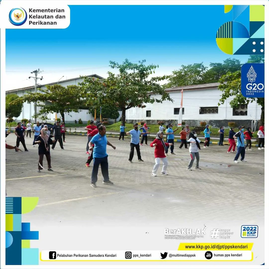 ppskendari1's tweet photo. #SahabatBahari Hidup sehat dan bugar menjadi dambaan setiap orang. Tidak terkecuali bagi Pegawai Pelabuhan Perikanan Samudera Kendari yang melaksanakan Senam Bersama pada Jum’at  (12/8) di halaman Kantor PPS Kendari. 

#KKPAccelerate 
#ppskendari https://t.co/CMPM0hj0Ar