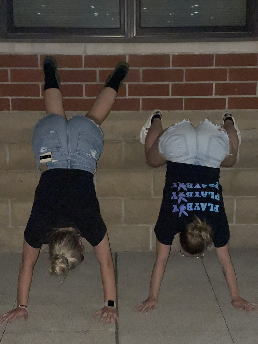 Destiny_Cortez7's tweet image. $1 Long Islands made a Thursday night very interesting 😂