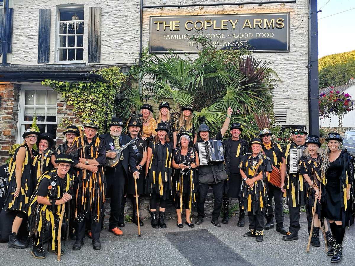 WreckersMorris's tweet photo. Gee wizz, we had a good time last night! It was hot, it was steamy (well, more sweaty really) but no one minded! The crowd loved it and so did we! Thanks to the The Copley Arms for your welcome and hospitality.

#pubouts #Cornwall #morrisdancing #morrismusic #bordermorris #hot https://t.co/xAaJfYSa4Z