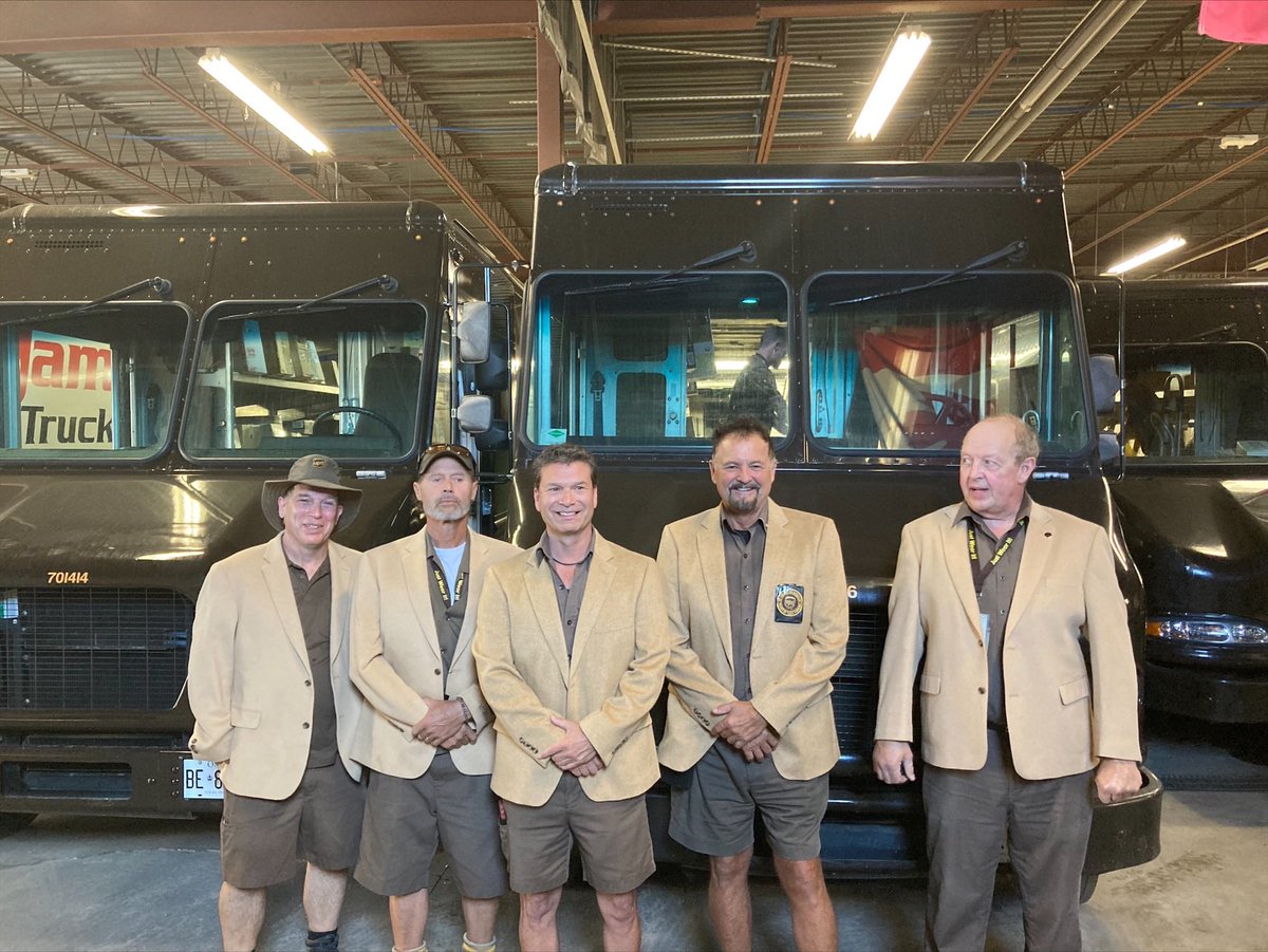 vincep634's tweet photo. Today Kitchener celebrated our 14th induction into the circle of honour.  Congratulations Mo Zuniga 25 years of safe driving. @Stephanie_Dex @RollyPayne4 @CanadaUPSers https://t.co/T1AHjPXvkH