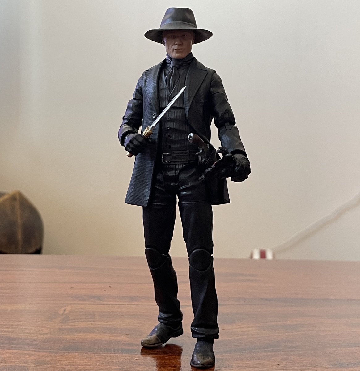 Eamon_'s tweet photo. The @HBO #westworld The Man in Black returns. Enjoying the latest series if a little confusing. I designed this line a few years ago. @GentleGiantLTD did a great job on sculpting these. I still need to get Teddy, Clementine and Bernard. If you have em, shout.#actionfiguredesign https://t.co/rG9JZpEPvV