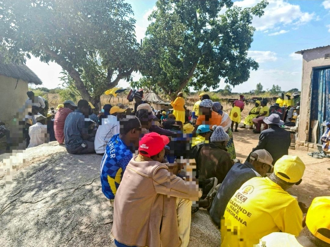 Snicki_Katope's tweet photo. Champs in Mash West showing us what they mean when they talk of #Mugwazo and voter outreach 

Phenomenal work, Citizens, please just keep it up! https://t.co/NvRyovLEAe