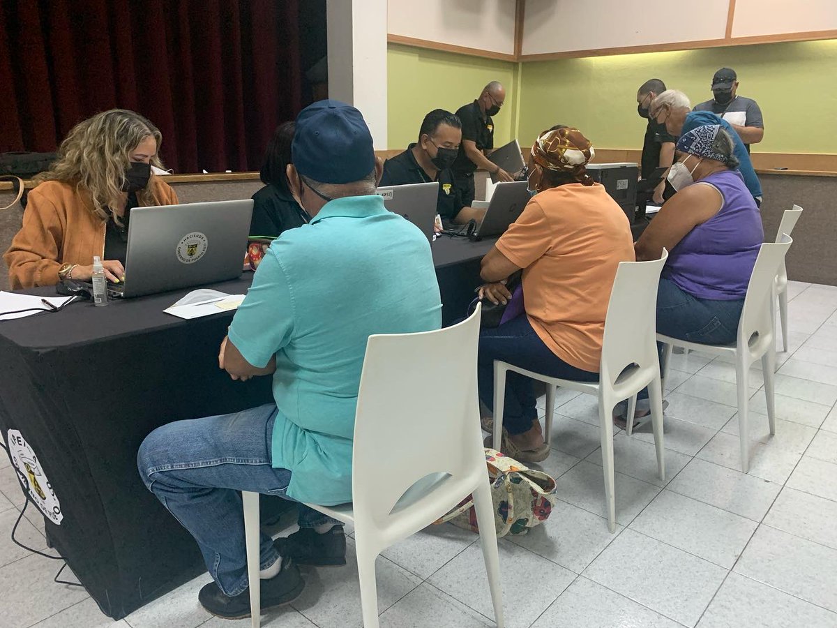 JohnnyMndez36's tweet photo. Nuestros constituyentes en #Vieques YA se encuentran recibiendo los servicios de @DptoHacienda en la radicación de la Planilla Senior, asistencia en la solicitud de asistencia para el pago de energía con #ADSEF y los servicios de orientación con @ASSMCAonline. #SomosDistrito36 https://t.co/lqIrqXBKTI
