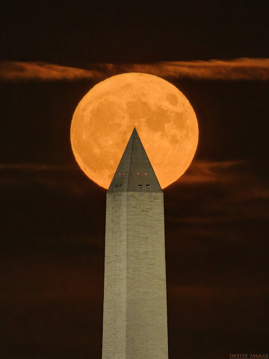 Last night’s supermoon in Washington, D.C.

Photo: Dave Lyons <a href="/insiteimage/">Dave Lyons</a>