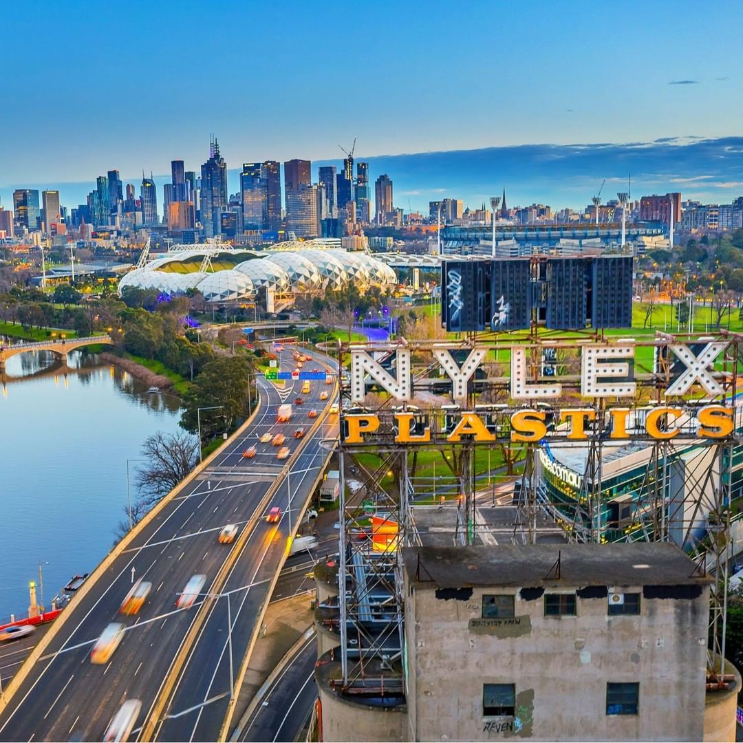 secretmelbs_smn's tweet photo. Signs on the skyline ๐๐
(๐ท by @walking_perspective )
๐ #NylexClock https://t.co/JrYrNi7oPe