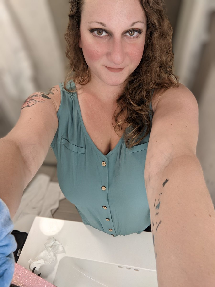 laceybee20's tweet photo. Smiling your way page https://t.co/58yJTTwryt https://t.co/bmrnQoGOW0