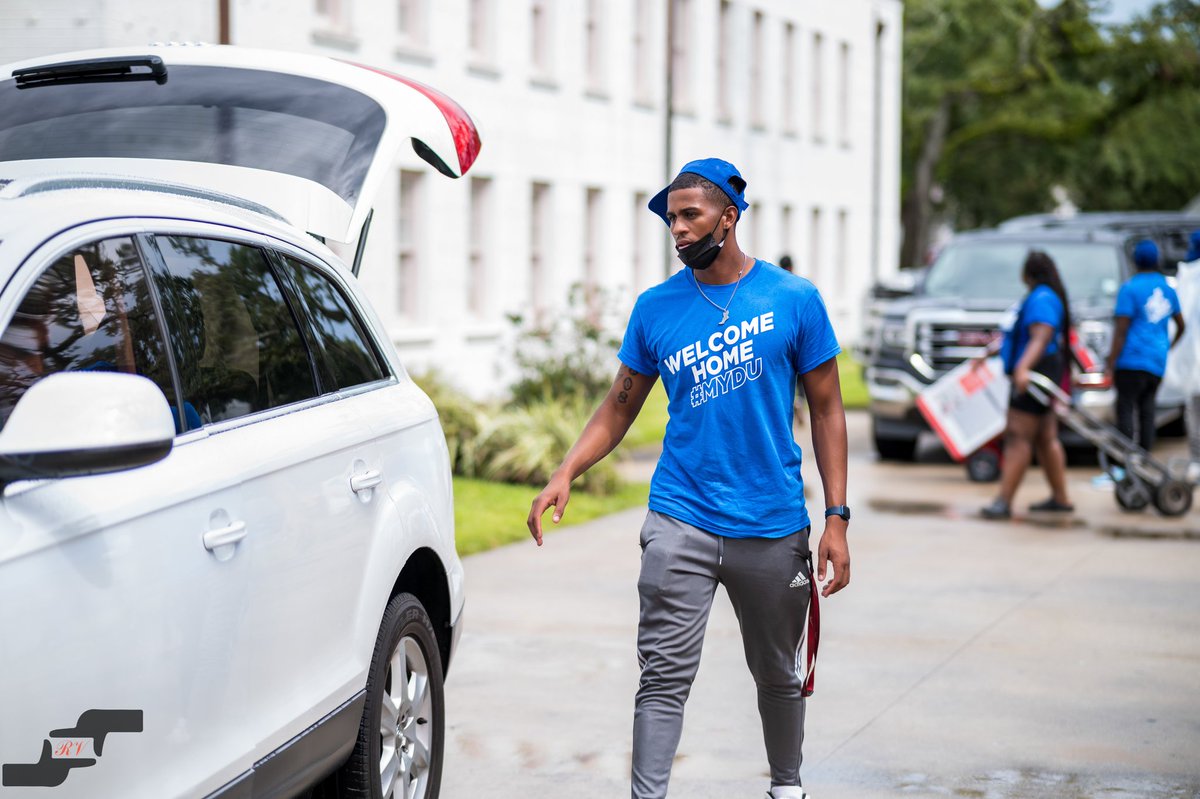 paparazzi_rob's tweet photo. Move In Day 2022 @du1869 #REWVISION #Part 1 https://t.co/e5glxk7Wd4