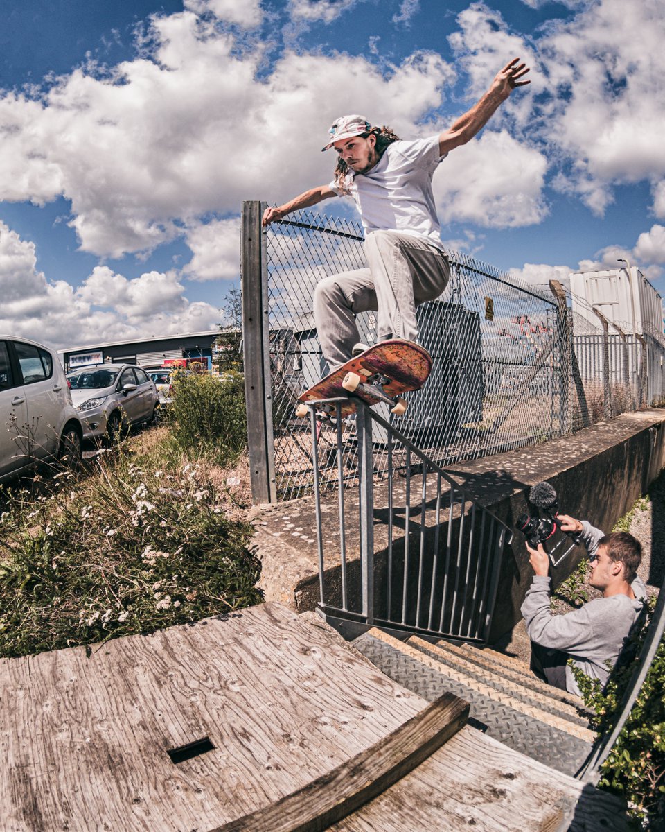 EXTREME HEAT! Amber weather warning with highs of up to 37 degrees.

☀️ Keep in the shade
☀️ Apply sun cream before heading out for the session
☀️ Keep hydrated &amp; reduce mass exercise
☀️ Think twice about going to an aluminium skatepark, those bails will burn!

📸 <a href="/Old_Skool_Paul/">Old Skool Paul / Paul Scott</a>