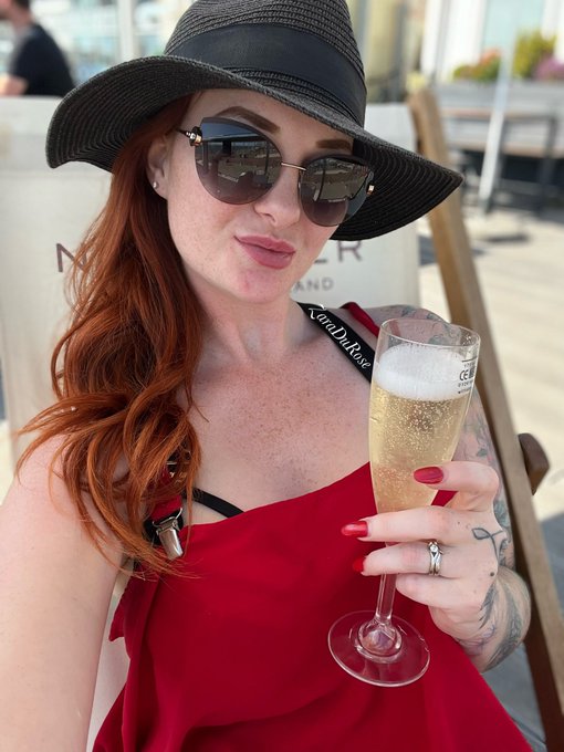 Beautiful day by the seaside 🥂❤️☀️ https://t.co/tpJhR24Ib3<a href="/tag/latex"class="tags"><span>#latex</span></a><a href="/tag/rubber"class="tags"><span>#rubber</span></a><a href="/tag/latexcorset"class="tags"><span>#latexcorset</span></a><a href="/tag/zaradurose"class="tags"><span>#zaradurose</span></a>