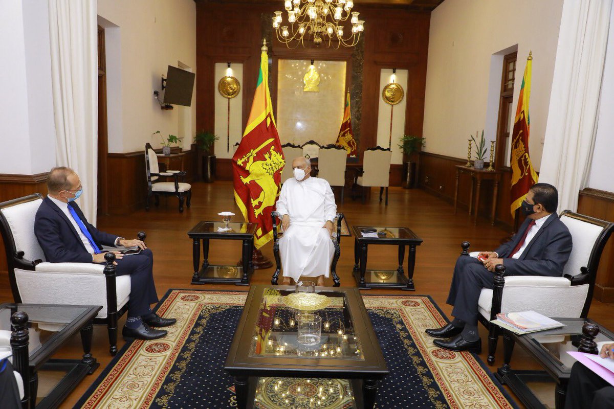 UNDPSriLanka's tweet photo. Ending his mission in #SriLanka 🇱🇰@C_Bahuet, Dept Regional Dir for @UNDPasiapac met w/ PM @DCRGunawardena this evening, reiterating @UNDP’s support to work w/ #lka on many fronts during these challenging times, including #economic revival, #innovation, food security &amp; #GreenDev https://t.co/hMoeWQF7bg
